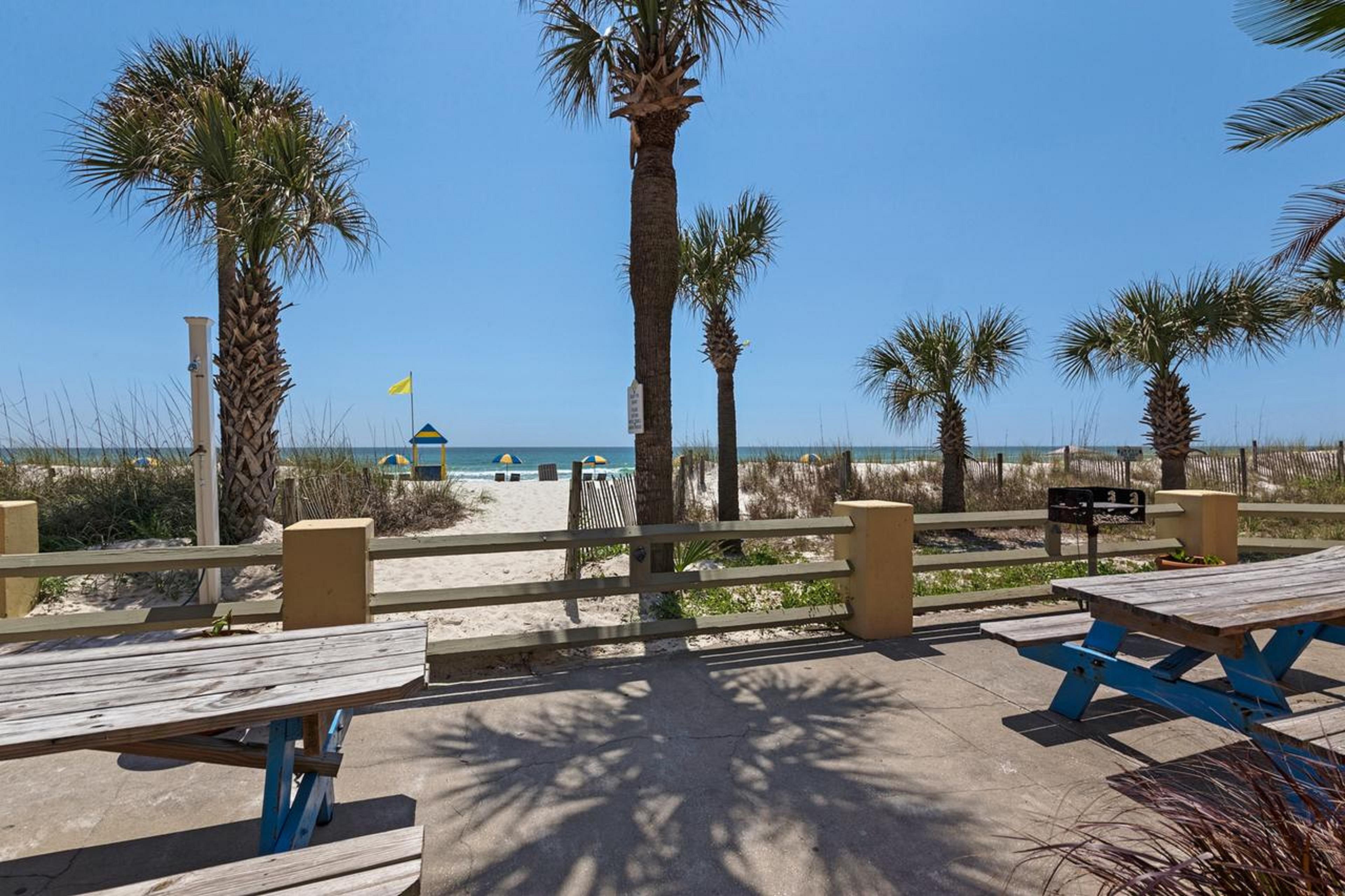 Ramada By Wyndham Panama City Beach / Beachfront Exterior photo