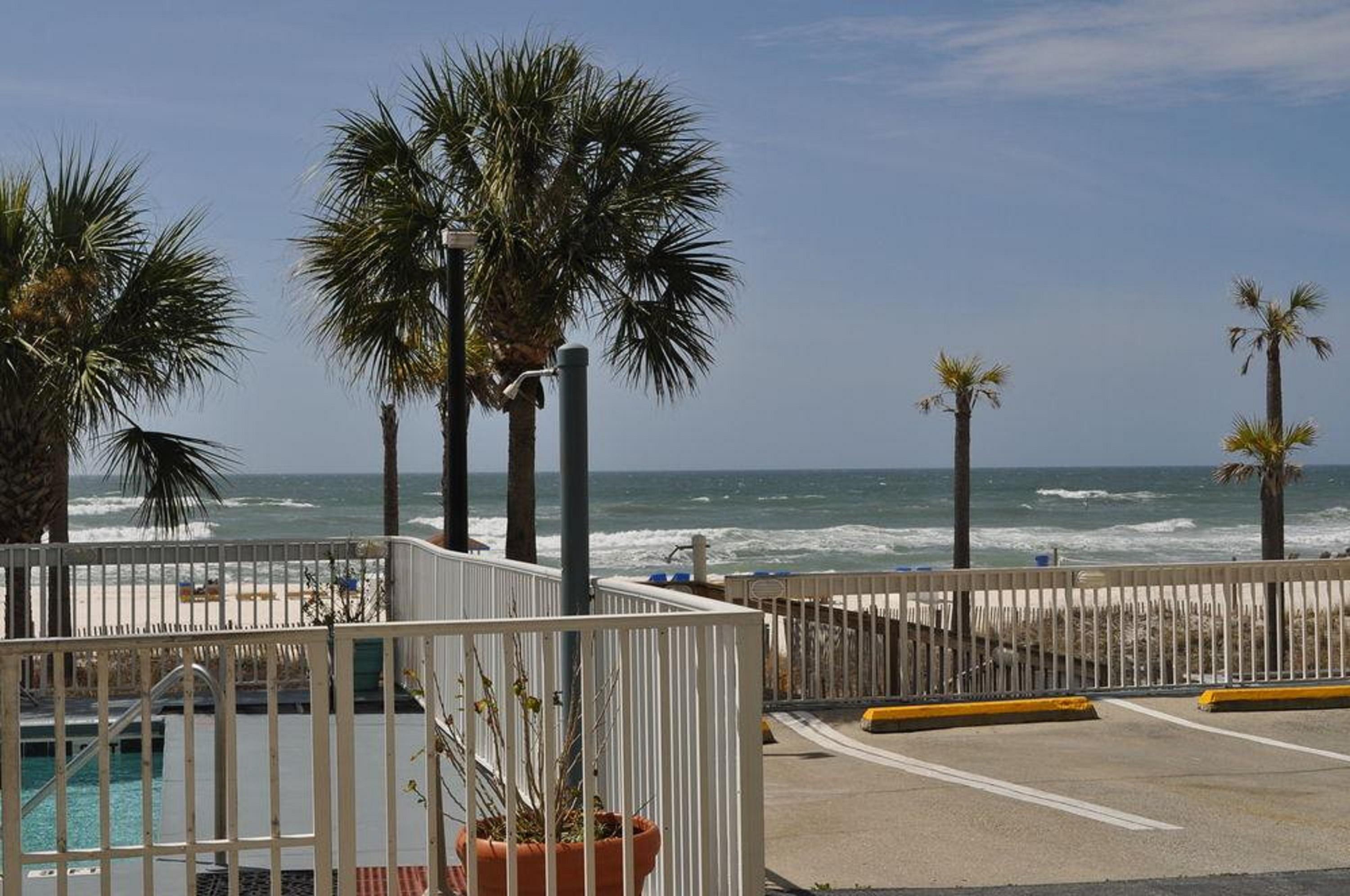 Ramada By Wyndham Panama City Beach / Beachfront Exterior photo