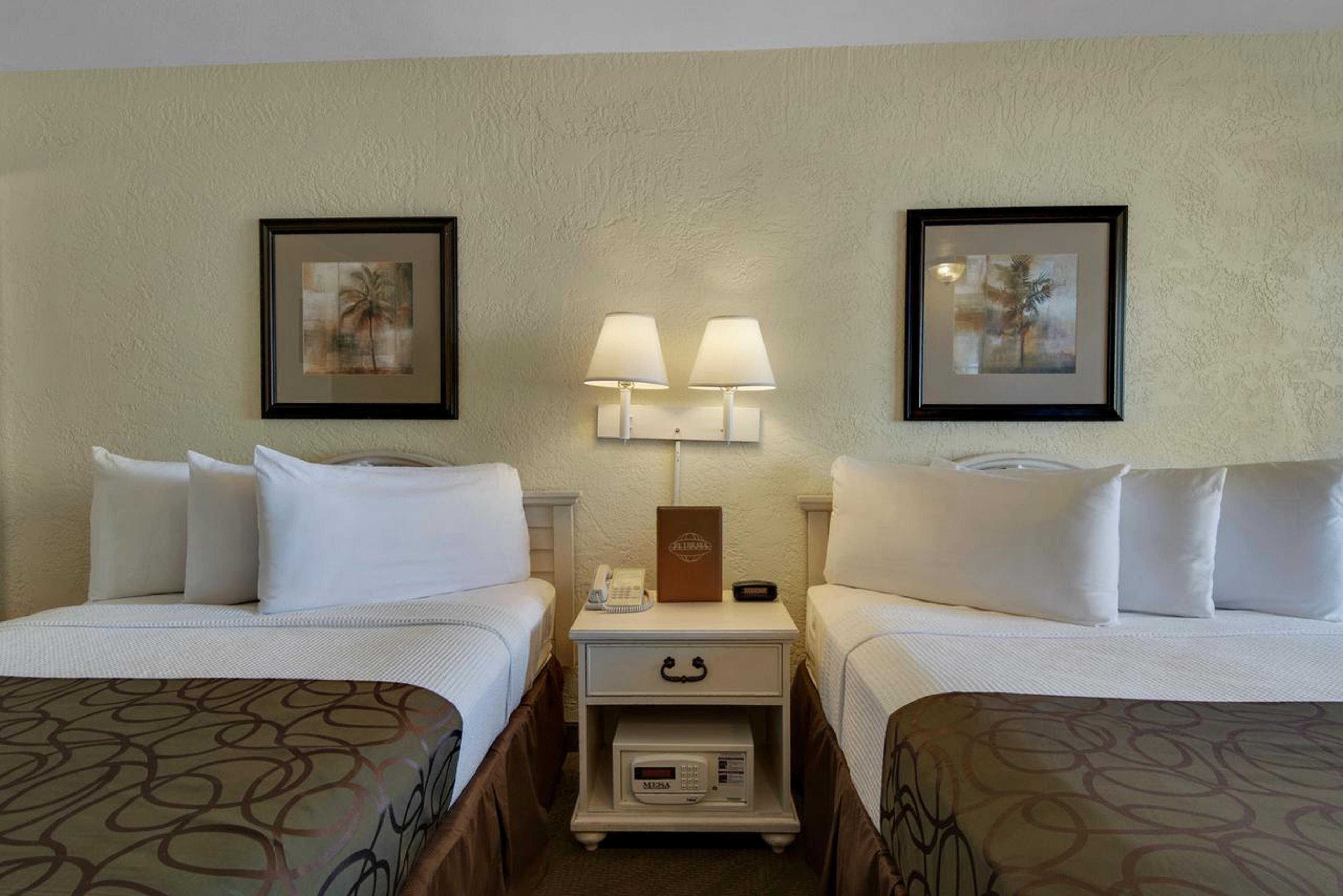 Ramada By Wyndham Panama City Beach / Beachfront Exterior photo