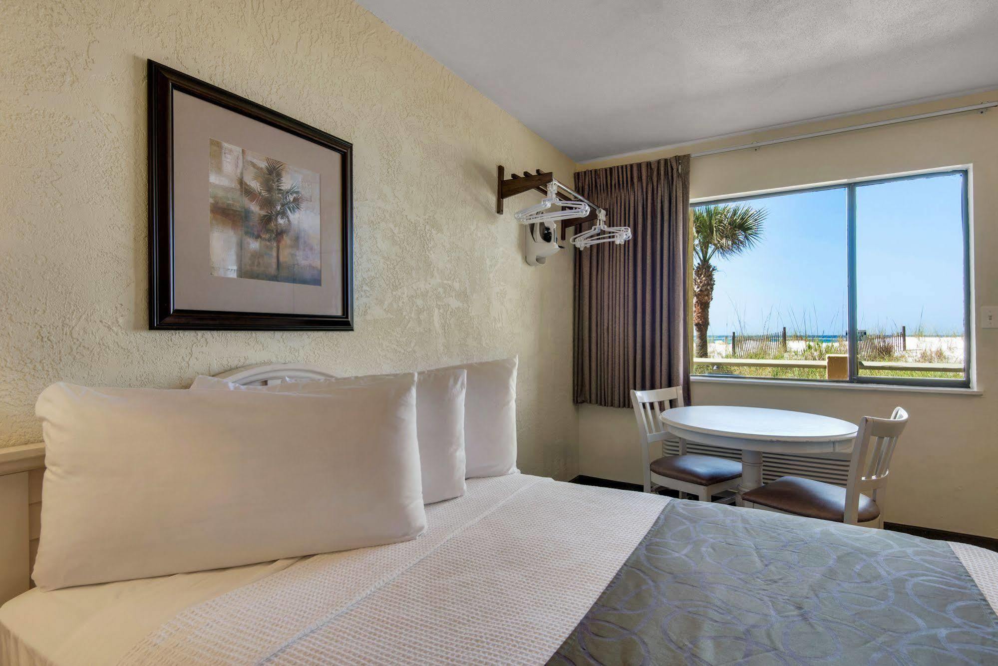 Ramada By Wyndham Panama City Beach / Beachfront Exterior photo